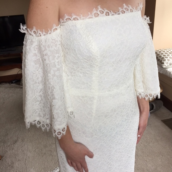 Nicole Miller Lace Off-The-Shoulder Wedding Dress - Picture 4 of 8